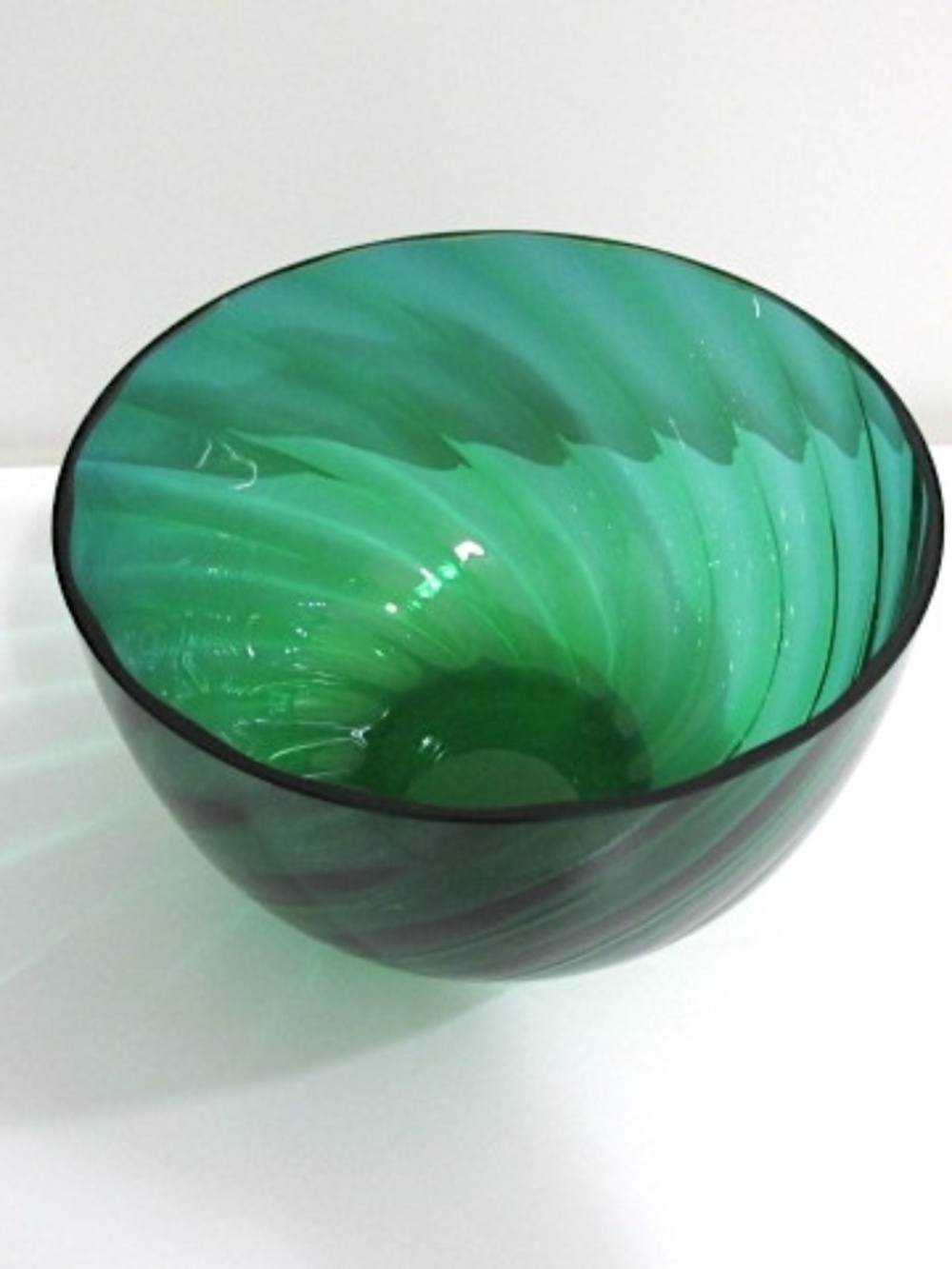 80s Emerald Green Glass Bowl